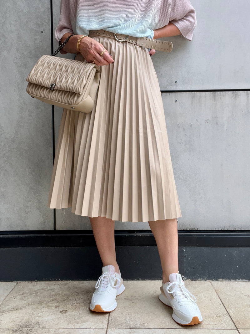 Pleated leather look beige skirt