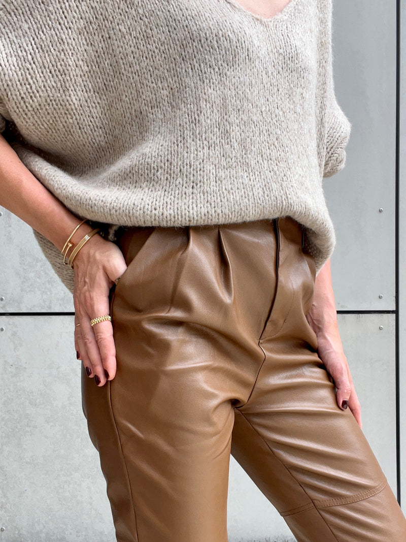 Caramel brown leather look pants – Mia Style & LaKore